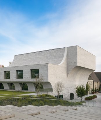 richardcairnsbuildingfromsssimagetextcarousel 